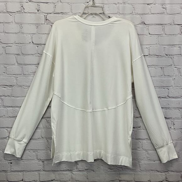 All in Motion Pullover Top Women's Size XXL White Athleisure Thumb Hole Relaxed - Picture 10 of 10